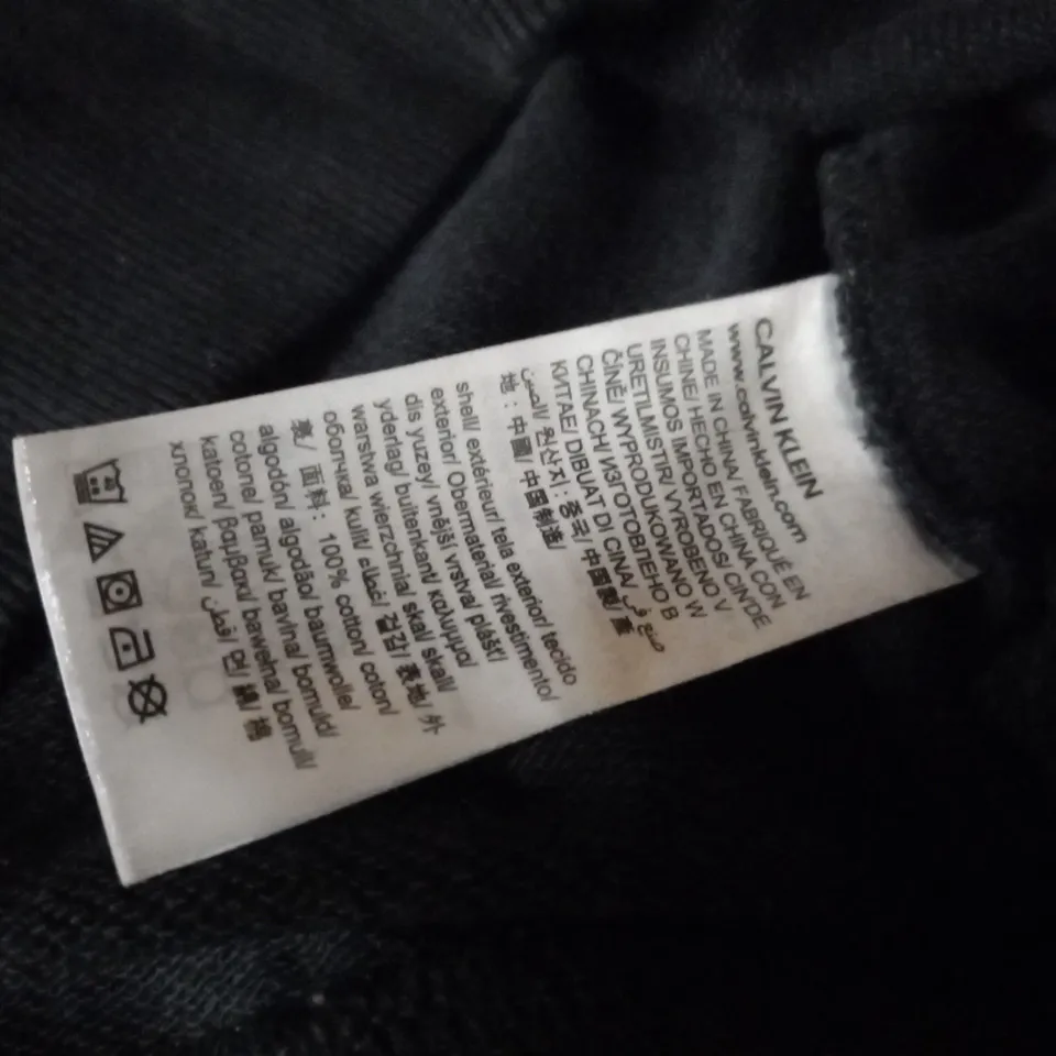 CALVIN KLEIN JEANS BLACK JUMPER - L
