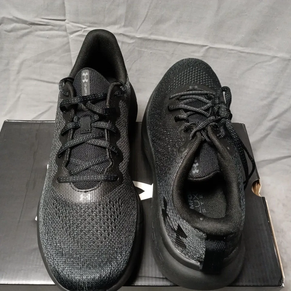 BOXED UNDER ARMOUR HOVR INFINITE MEN'S RUNNING SHOES - BLACK, UK 9 (EU 44)