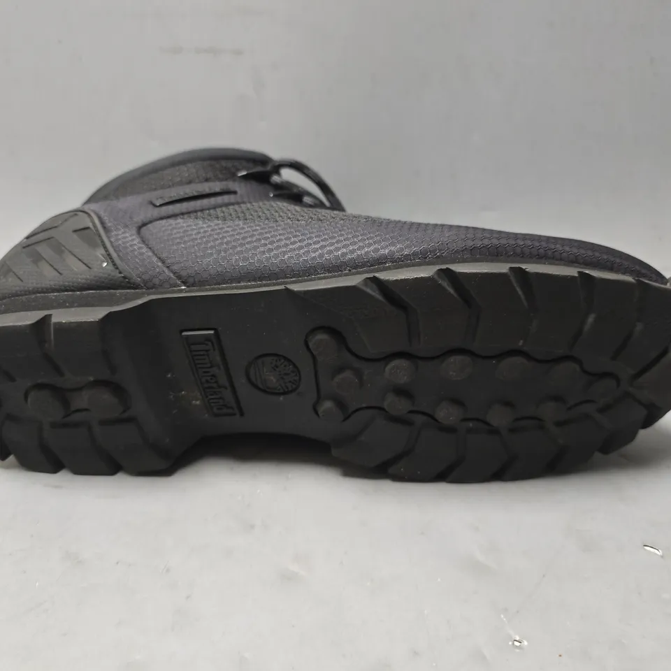 TIMBERLAND BLACK BOOTS - UK 9 
