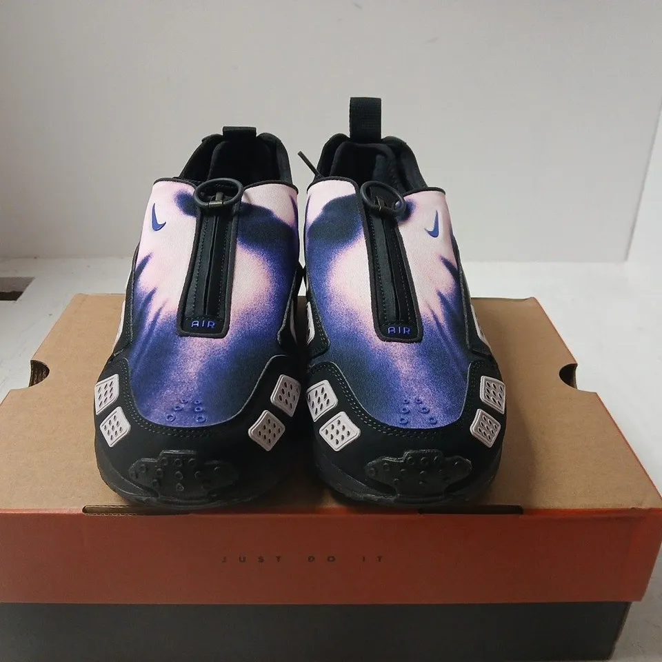 BOXED PAIR OF NIKE AIR MAX SNDR SHOES – SIZE 7.5