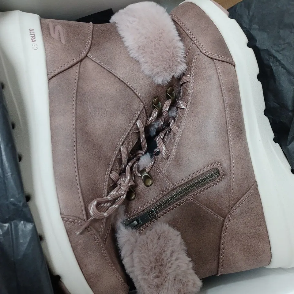 SKECHERS GLACIAL ULTRA COZYLY BOOTS, MAUVE - SIZE 5