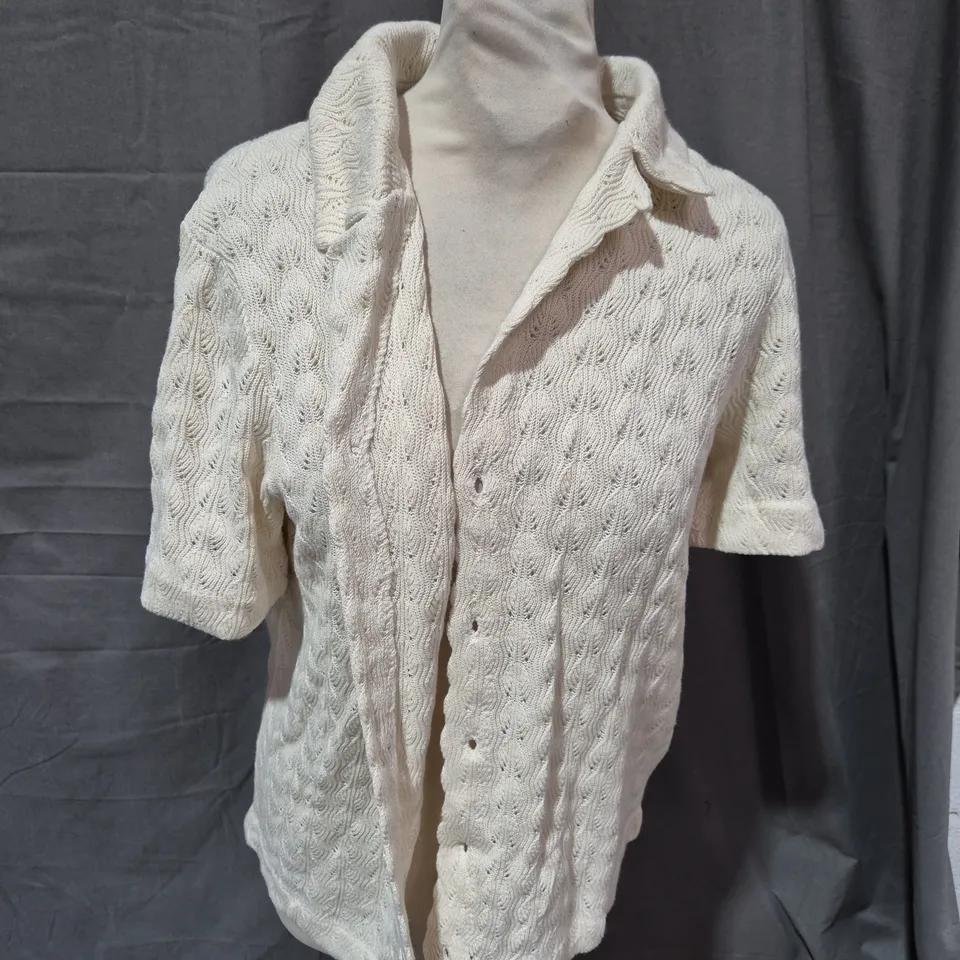 ABERCROMBIE & FITCH KNIT SHIRT IN CREAM SIZE S