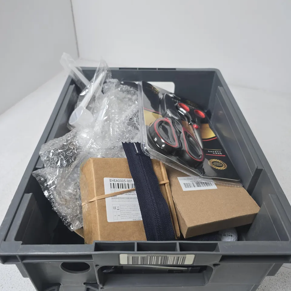 BOX OF APPROXIMATELY 20 ASSORTED HOUSEHOLD ITEMS INCLUDING KITCHEN SCISSORS AND VARIOUS GOLF BALLS