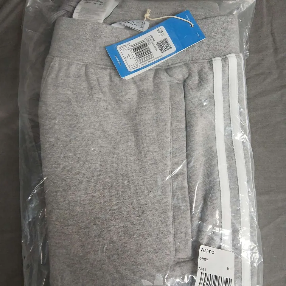 BAGGED ADIDAS 3 STRIPE JOGGERS IN GREY - UK MEDIUM