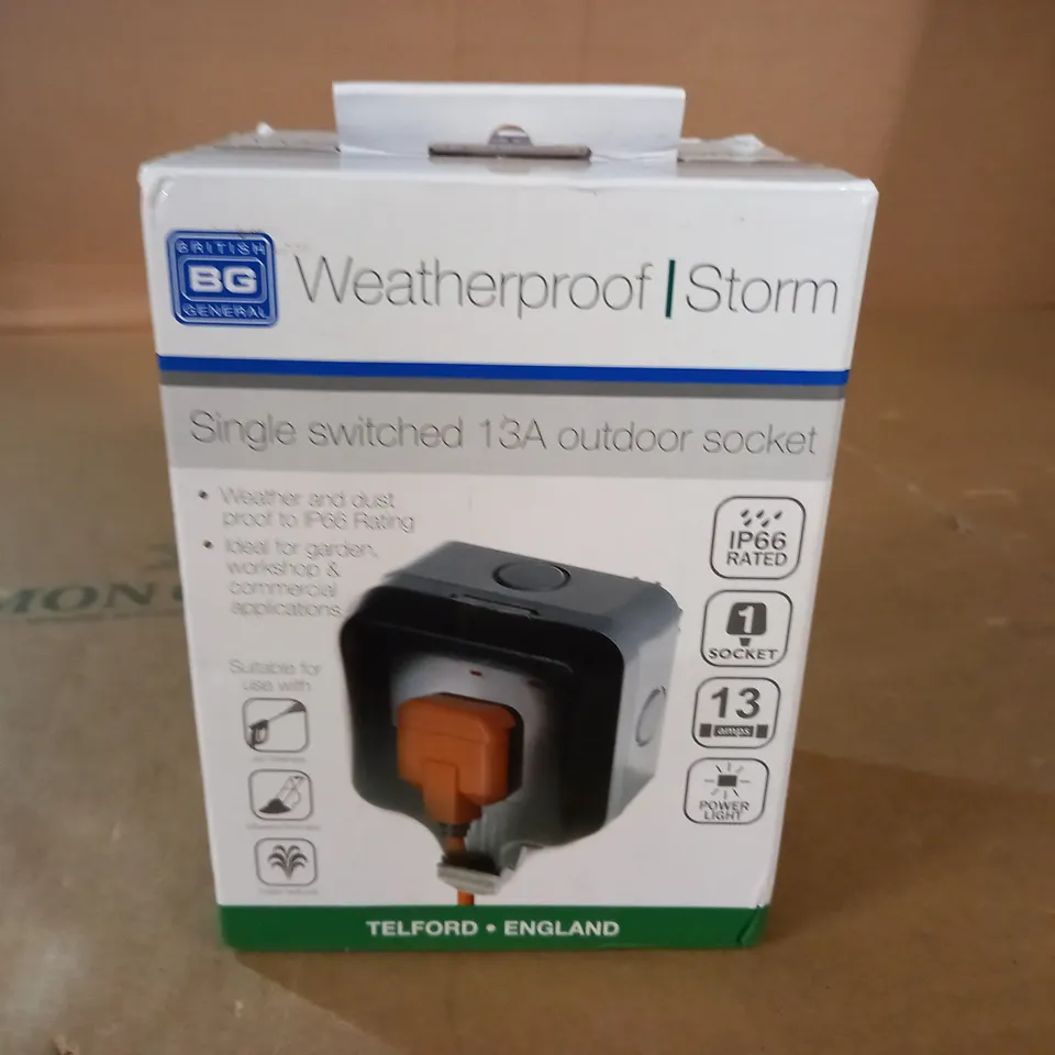 BOXED WEATHERPROOF STORM SINGLE SWITCHED 13A OUTDOOR SOCKET
