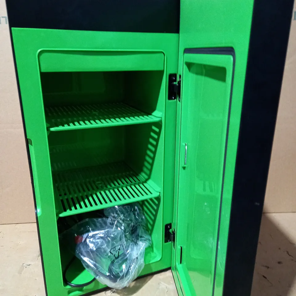 UKONIC XBOX SERIES X REPLICA MINI FRIDGE