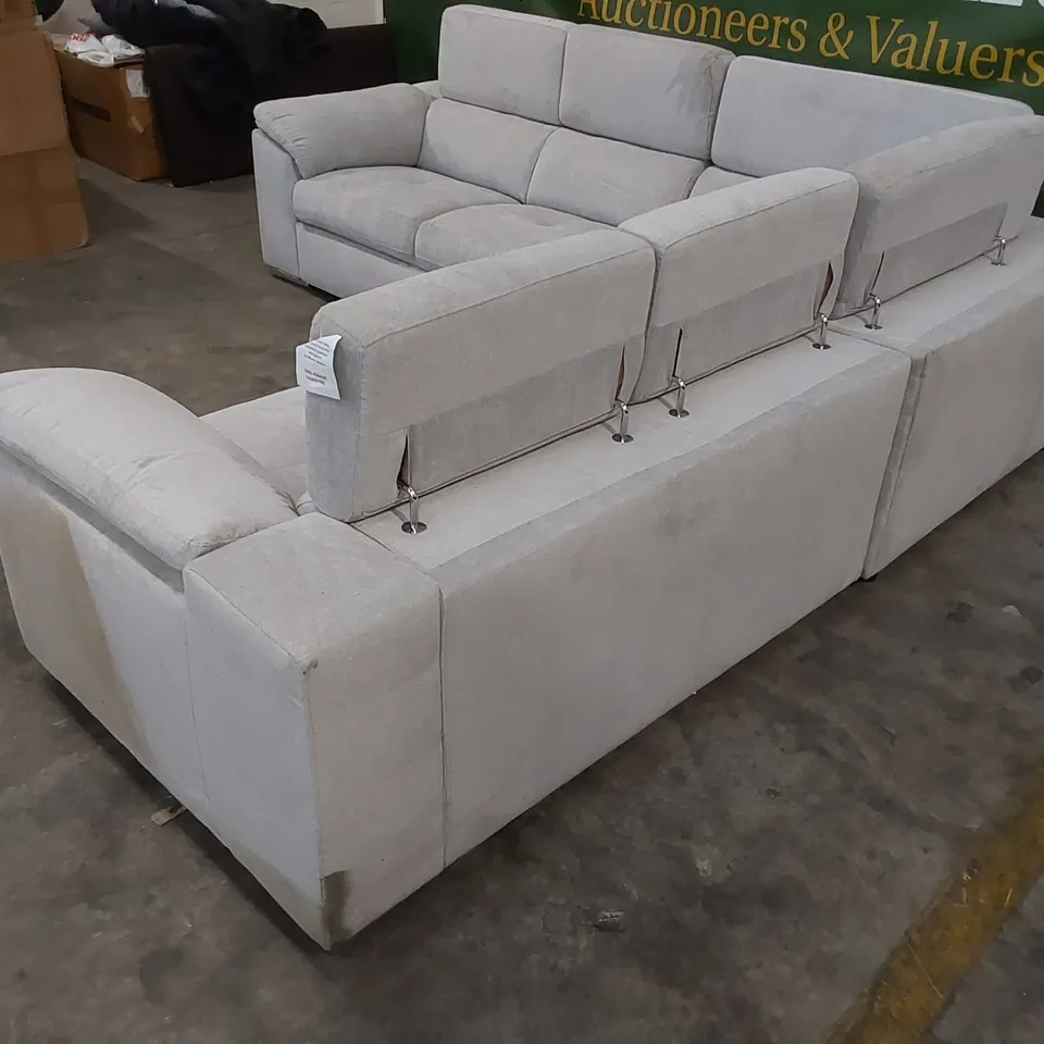 DESIGNER GREY FABRIC UPHOLSTERED CORNER SOFA WITH ADJUSTABLE HEAD RESTS 