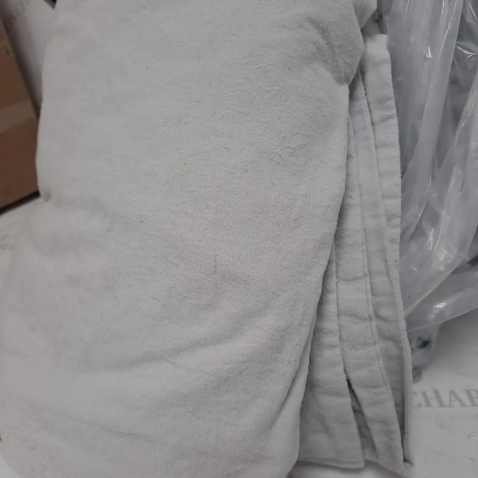 FLANNEL 4 PIECE DUVET SET IN GREY SUPER  KING SIZE 