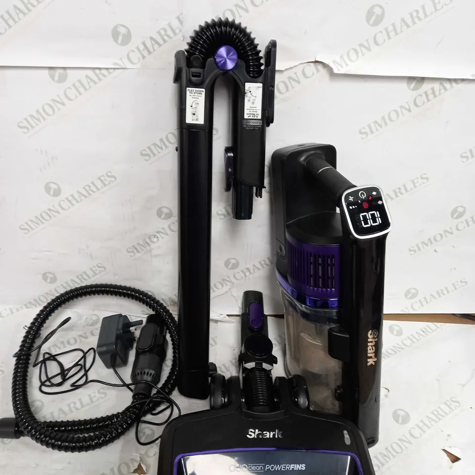 SHARK COMPLETE HOME CORDLESS STICK VACUUM