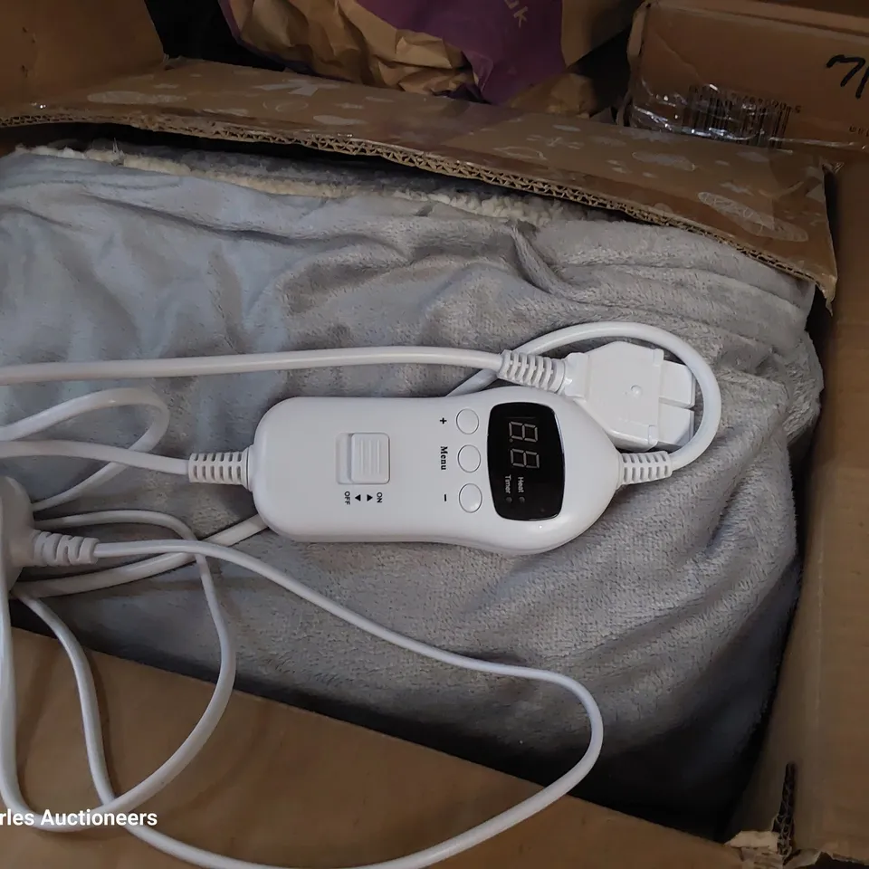 BOXED ELECTRIC SUPER POLAR FLEECE 160 × 120cm