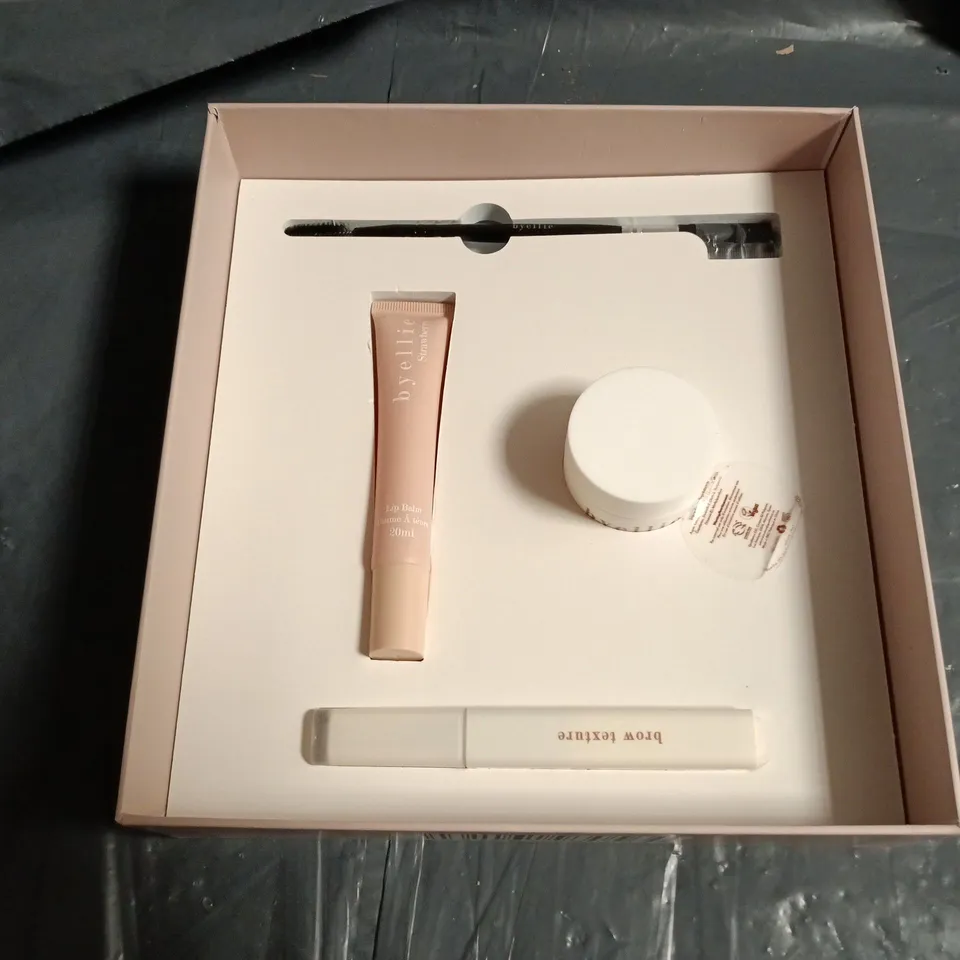 BYELLIE SKINCARE SET