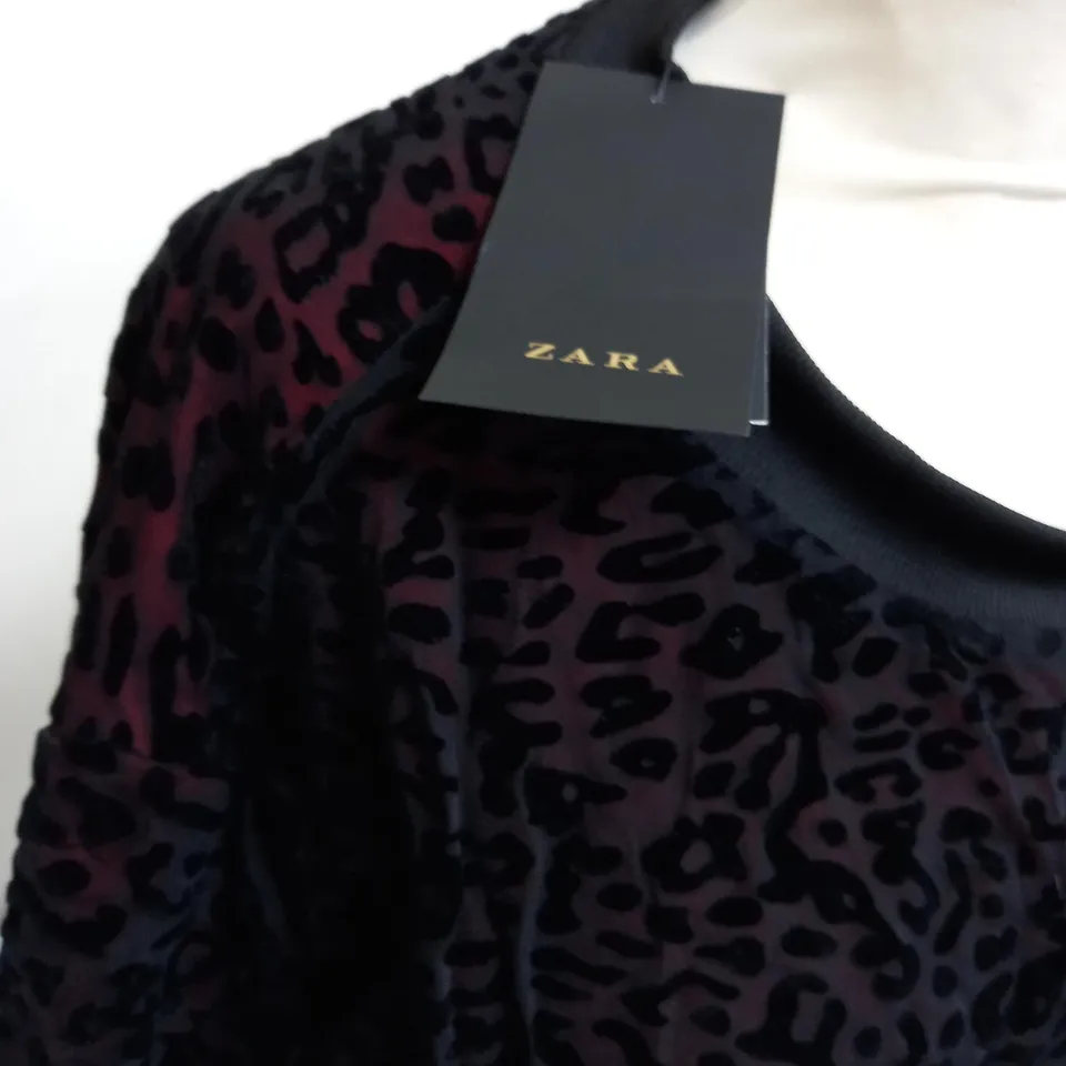 ZARA LEOPARD PRINT JUMPER - SIZE MEDIUM 