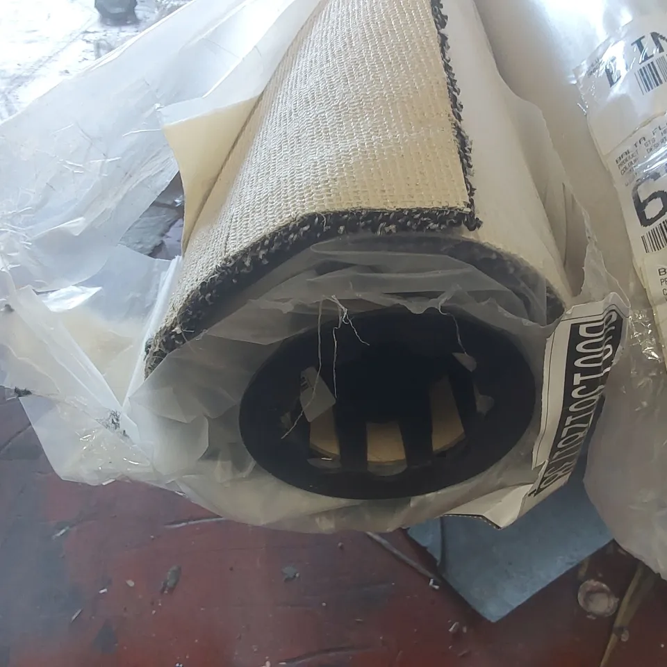 ROLL OF QUALITY STS HERITAGE LUXURY CARPET - APPROXIMATELY 2.78 x 5m