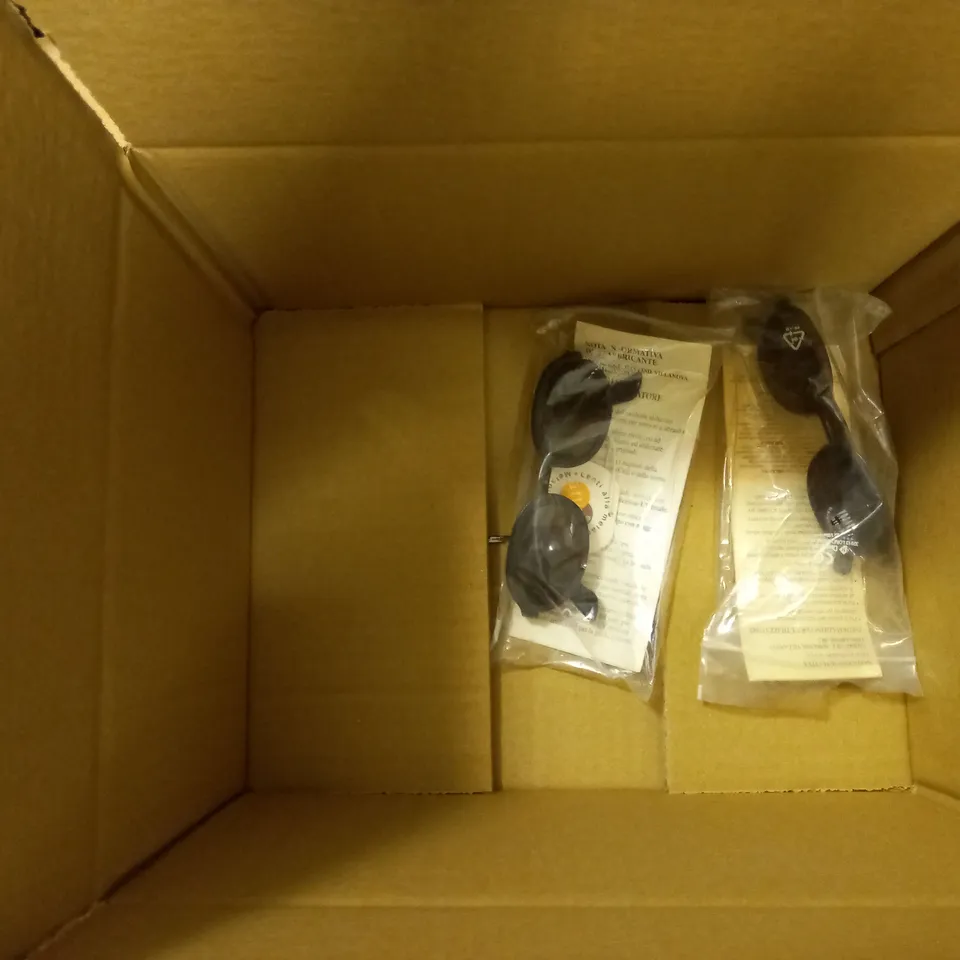 BOX OF APPROX 5 PAIRS OF ASSORTED SUNGLASSES TO INCLUDE VOGART 2667I, VOGART 2647, VOGART 1343IM.