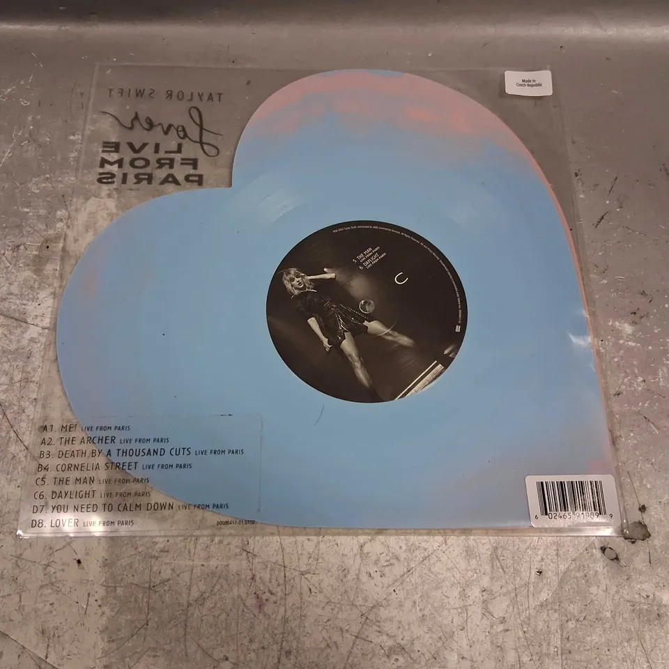 TAYLOR SWIFT - LOVER (LIVE FROM PARIS) HEART SHAPED VINYL 