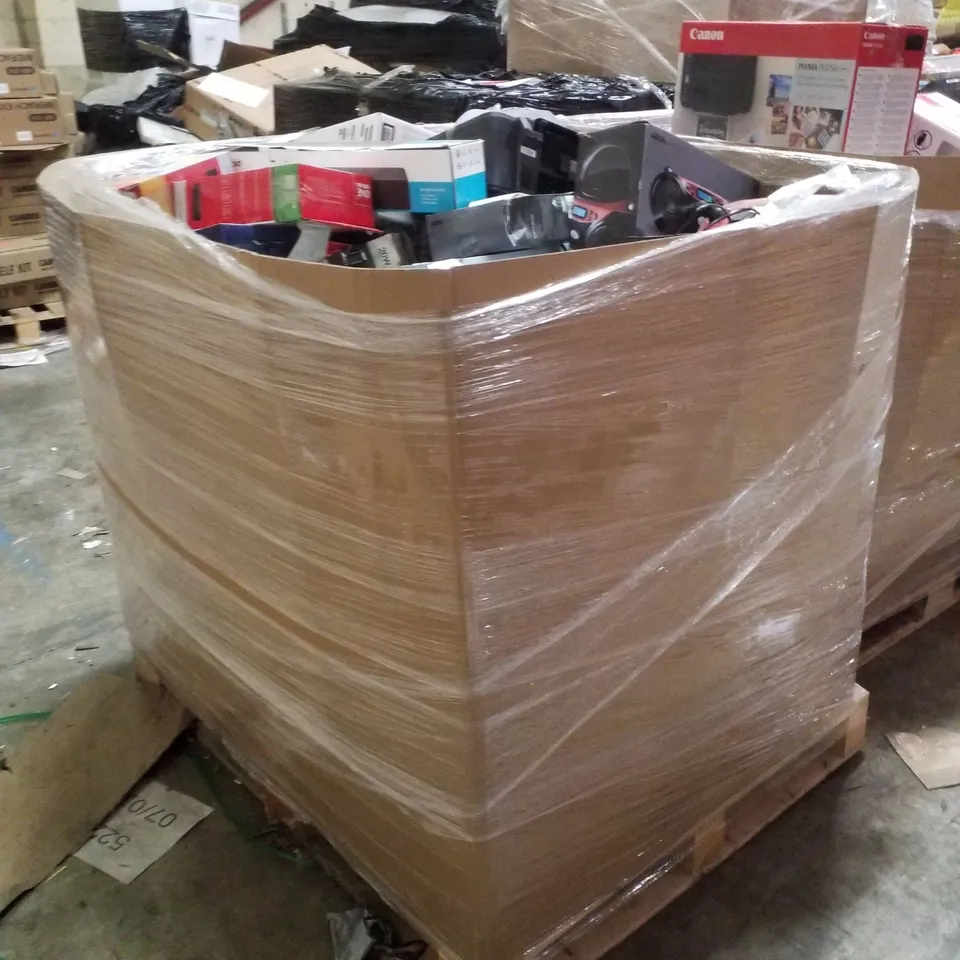PALLET CONTAINING ASSORTED ELECTRICAL PRODUCTS INCLUDING POLAROID SOUNDBAR, CD BOOMBOX, GAMING KEYBOARD, UNIVERSAL TV WALL MOUNT & HEADPHONES 