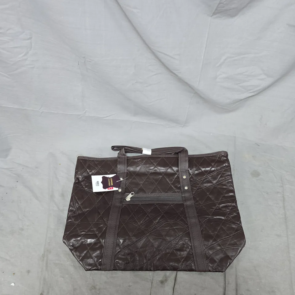 BLACK QUILTED HANDBAG WITH FRONT ZIP POCKET AND DUAL TOP HANDLES