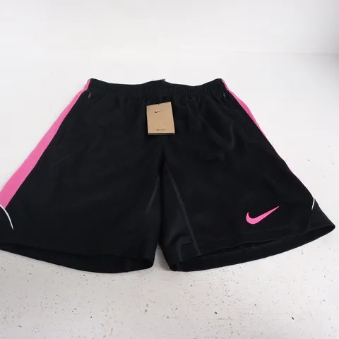 NIKE SHORTS – SIZE SMALL