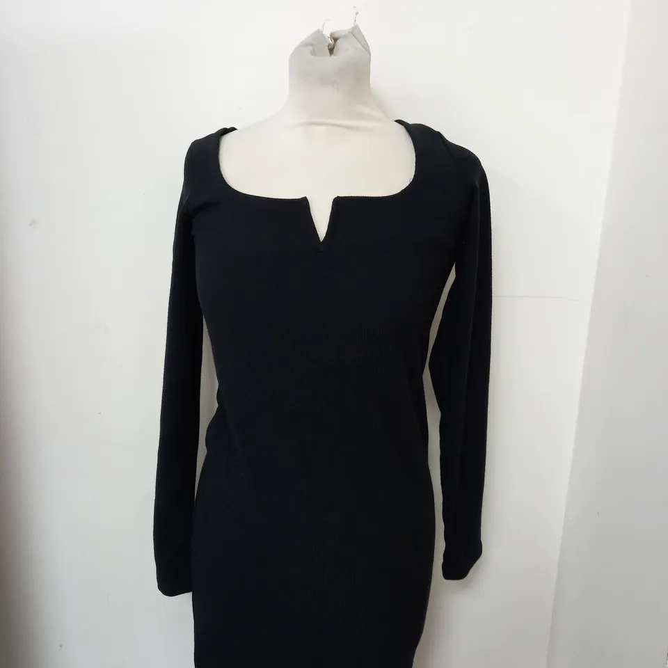 NEW LOOK V-NECK DRESS IN BLACK SIZE 8
