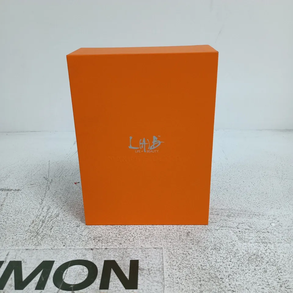 LIFE + BEAUTY MAXIMUS ULTRA BOXED