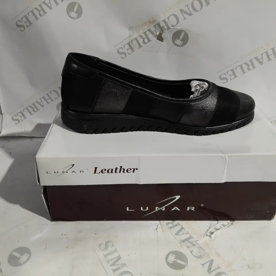 BOXED LUNAR LEATHER LOAFERS SIZE 5