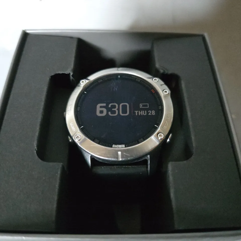 BOXED GARMIN FENIX 6 WATCH 