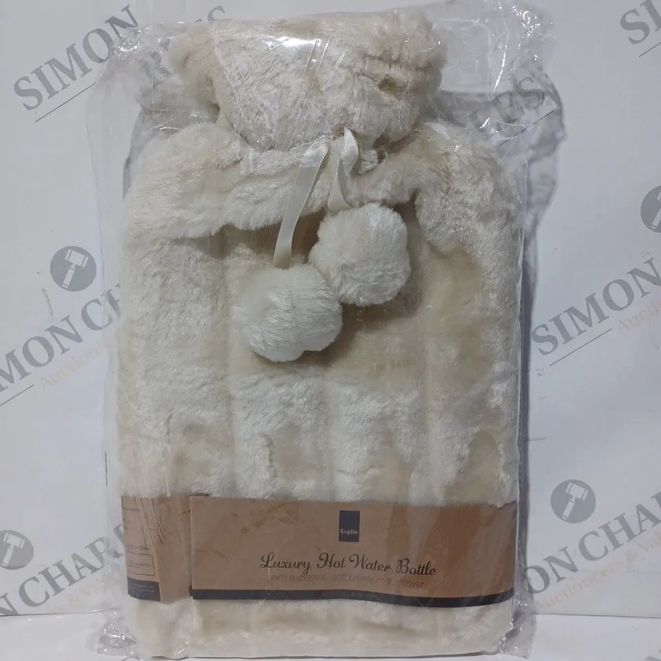 KEPLIN LUXURY HOT WATER BOTTLE IN CREAM