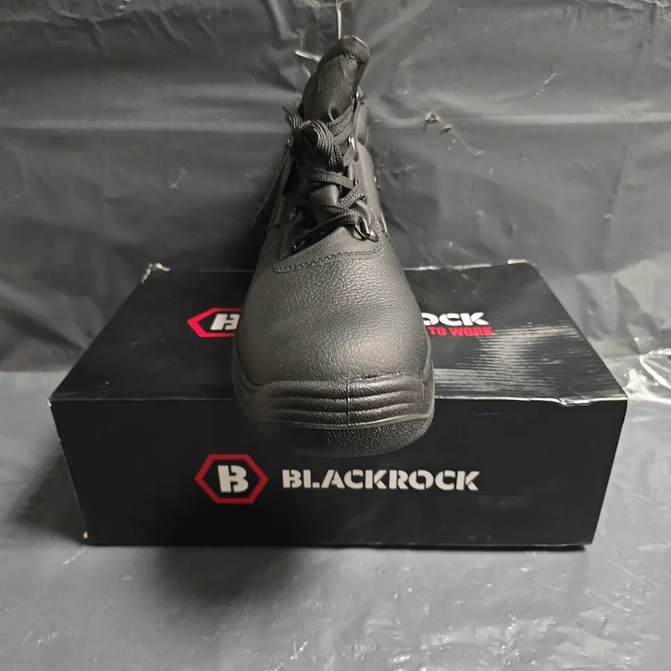 BOXED PAIR OF BLACKROCK CHUKKA BOOTS IN BLACK SIZE UK 10