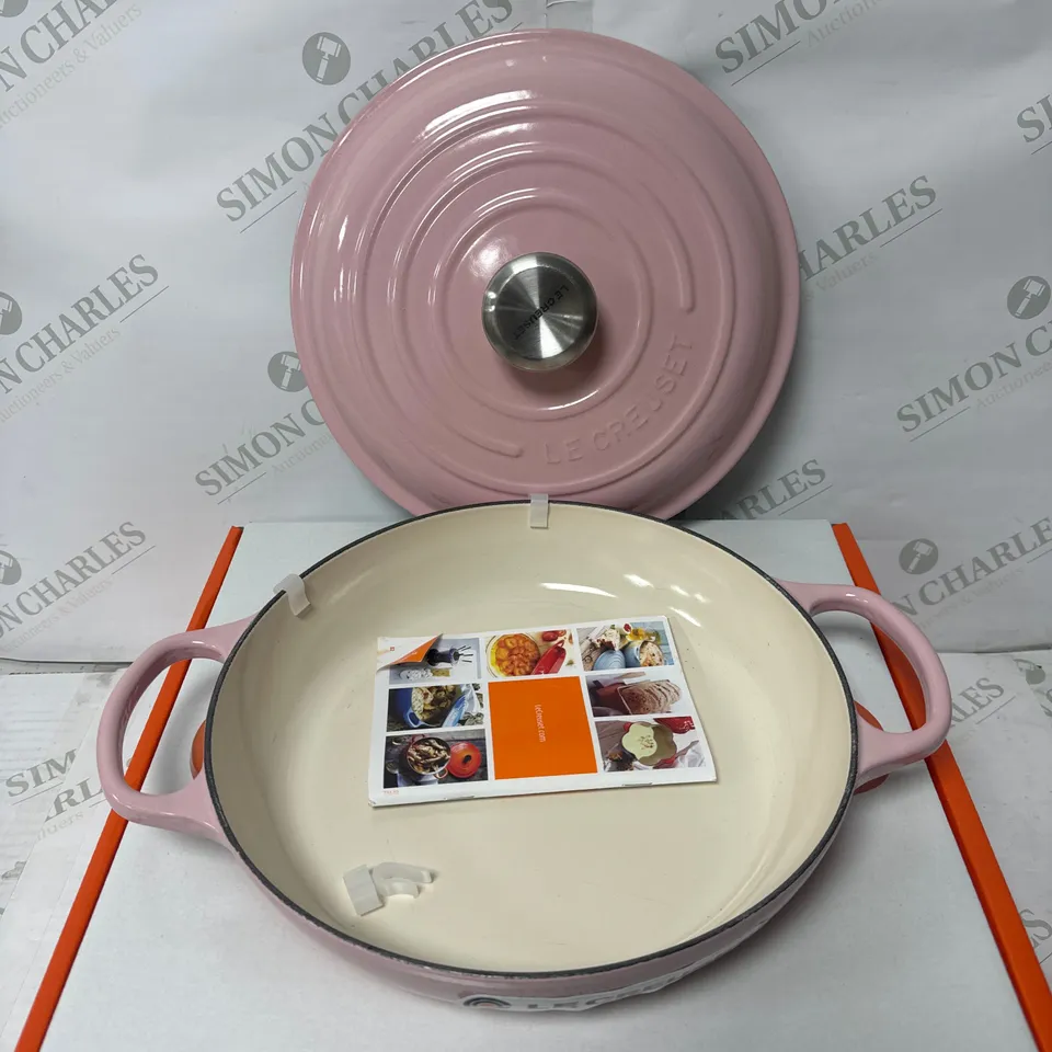 BOXED LE CREUSET SIGNATURE CAST IRON RRP £285