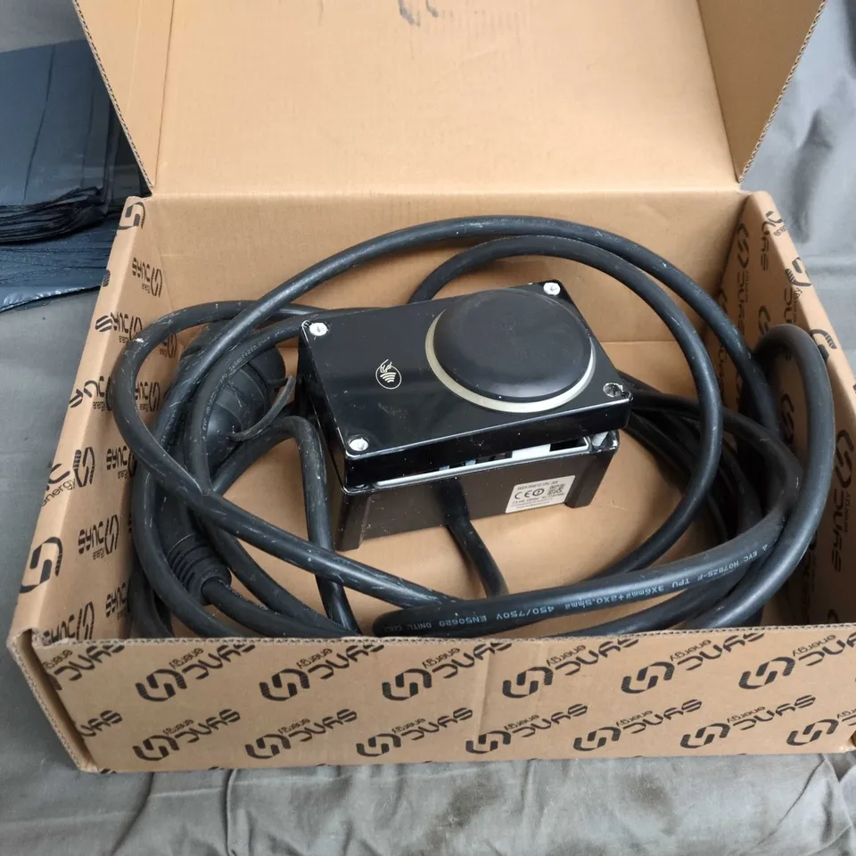 SYNC ENERGY WALL CHARGER 2 - TETHERED EV CHARGER (7.4KW, TYPE 2)
