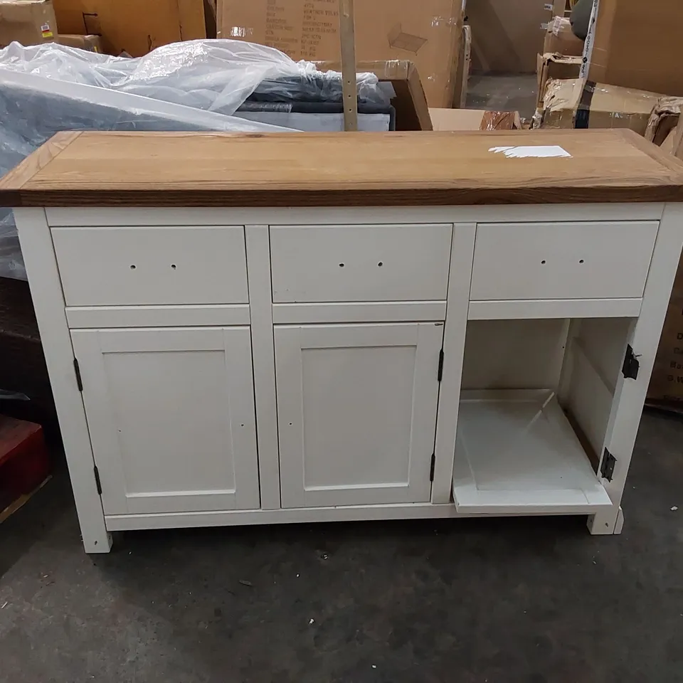 VALLE 120CM SIDEBOARD // MISSING HANDLES (1 ITEM)