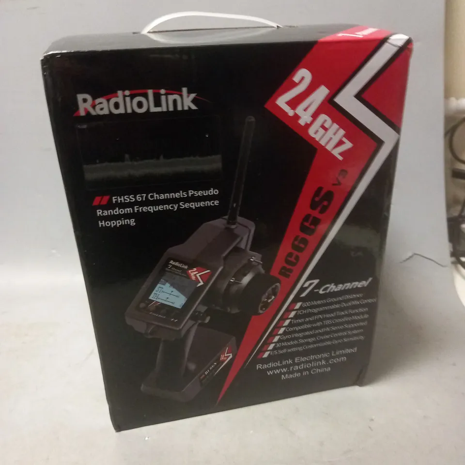 RADIOLINK RC6GS V3 7-CHANNEL RC TRANSMITTER AND GYRO