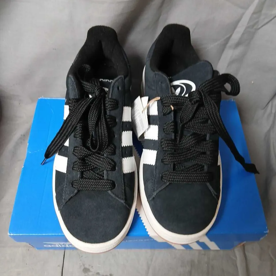 ADIDAS CAMPUS SNEAKERS – BLACK/WHITE, UK 4.5
