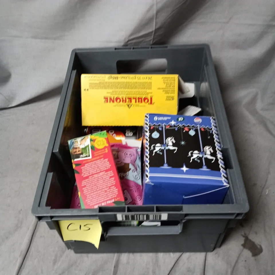 APPROXIMATELY 5 ASSORTED ITEMS OF FOOD AND DRINK INCLUDING TOBLERONE MULTIPACK, CARLSBERG BRITVIC MULTIPACK (PEPSI, J20) AND WELSH BREW PREMIUM TEA