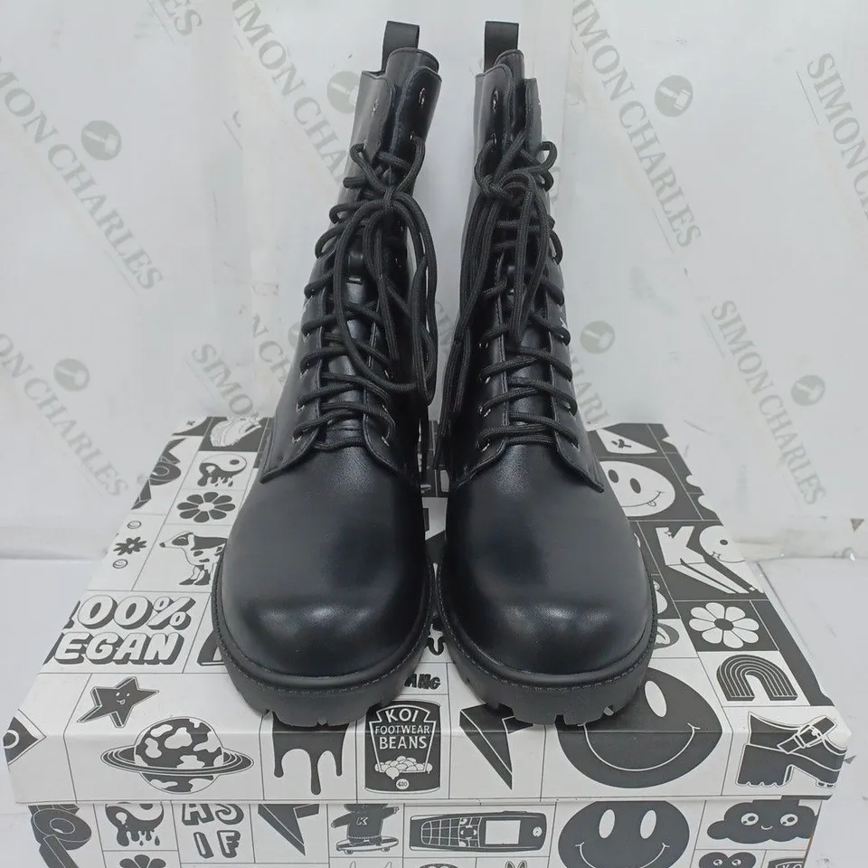 KOI FOOTWEAR MENS BLACK ANIMAL FREE MILITARY BOOTS SIZE 9
