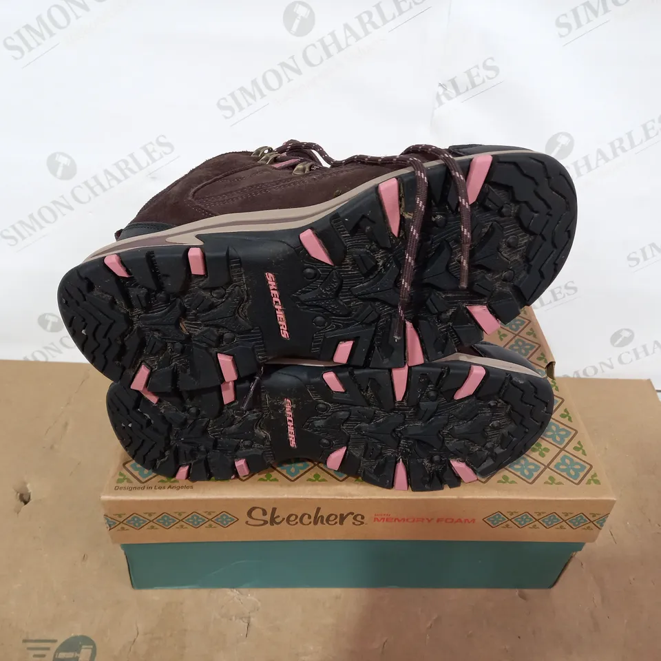 BOXED PAIR OF SKECHERS - SIZE 6