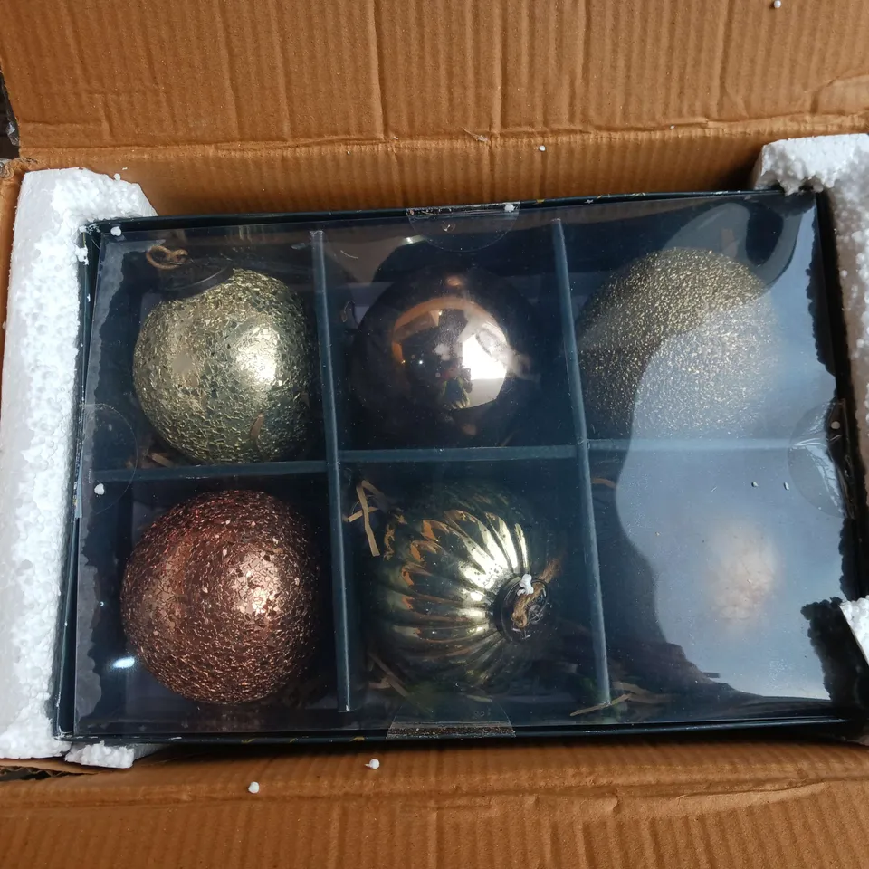 4 BOXES OF 6 GLASS CHRISTMAS BAUBLES BY GEORGE HOME 