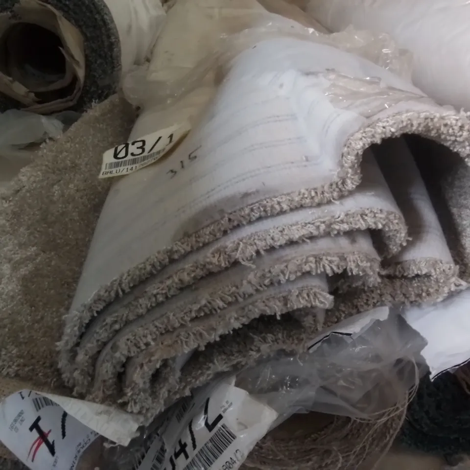 ROLL OF QUALITY SATINO ROYALE CARPET - APPROXIMATELY 3.4 X 4M 