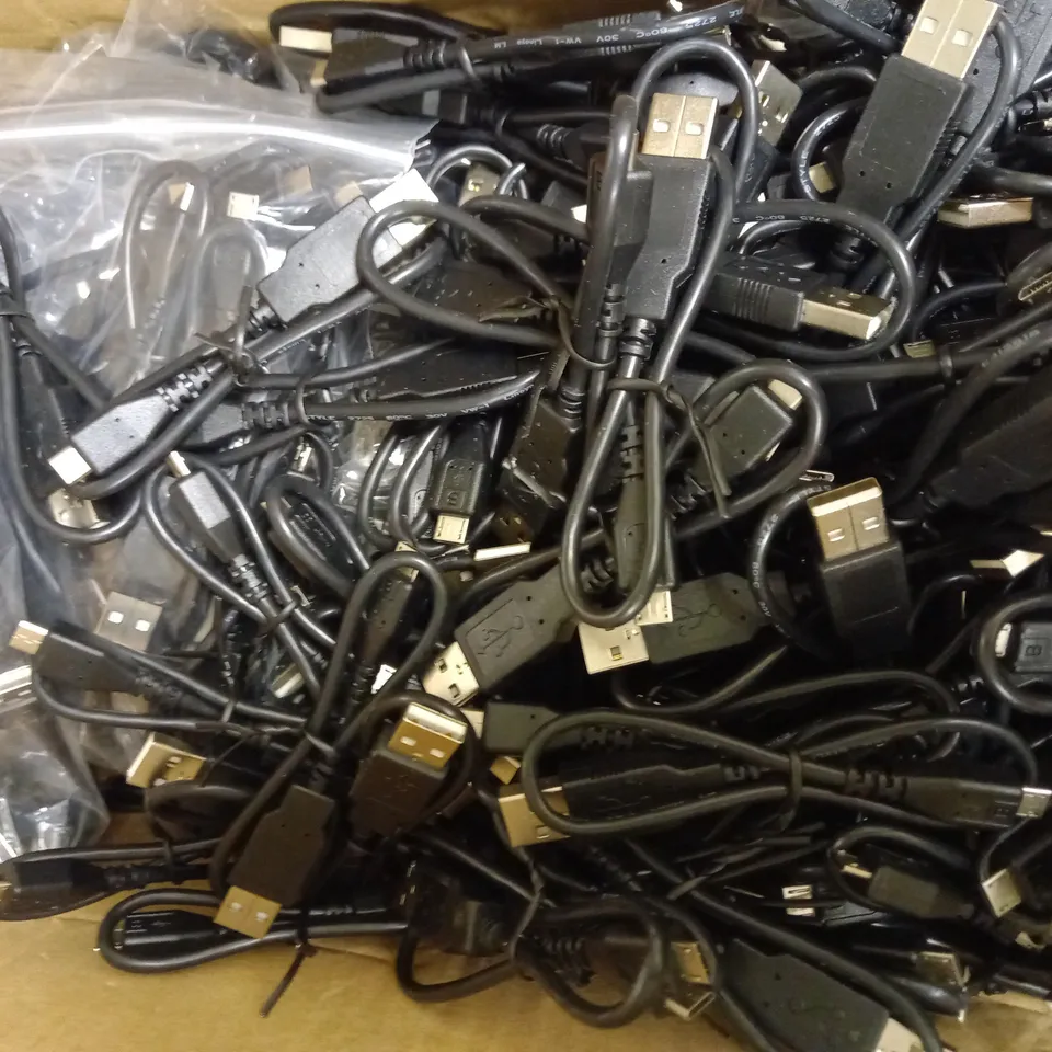 LOT OF APPROXIMATELY 100 USB TO MICRO-USB SHORT CABLES