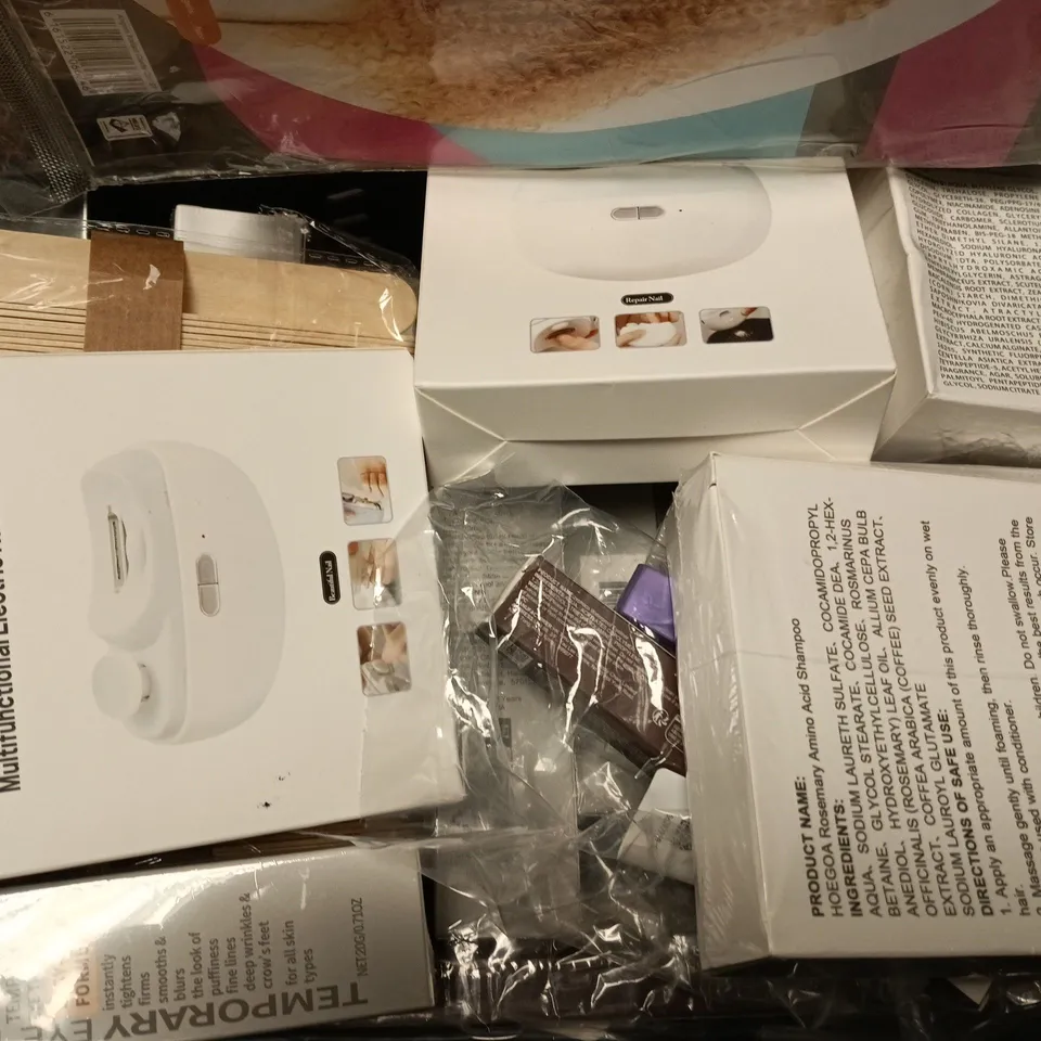 APPROXIMATELY 20 ASSORTED COSMETICS ITEMS TO INCLUDE NAIL MACHINE, EYE TIGHTENER, KOEC DEEP COLLAGEN, ETC
