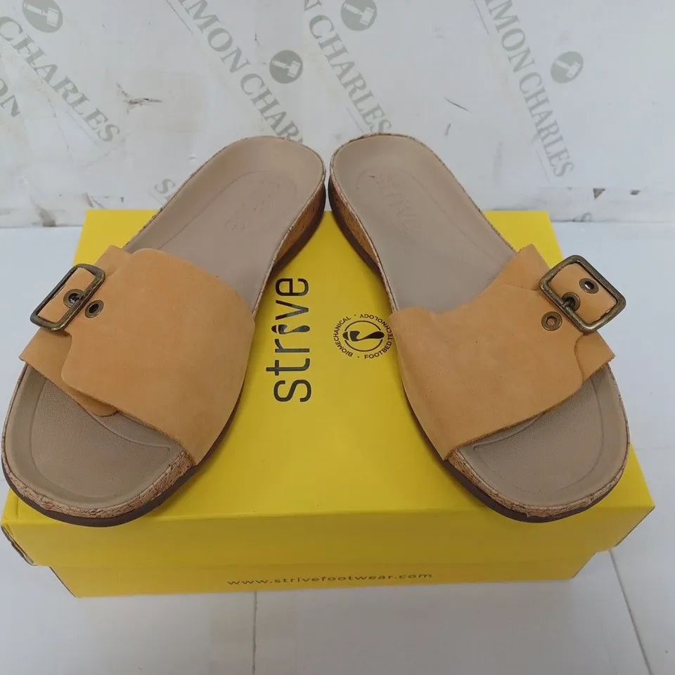 BOXED PAIR OF STRIVE SANDALS WITH TAN STRAP SIZE UK 7 