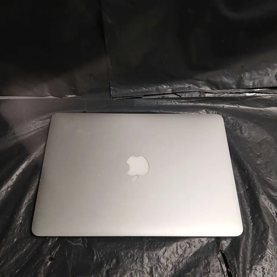 APPLE MACBOOK PRO 13-INCH RETINA LAPTOP (A1502) – SILVER