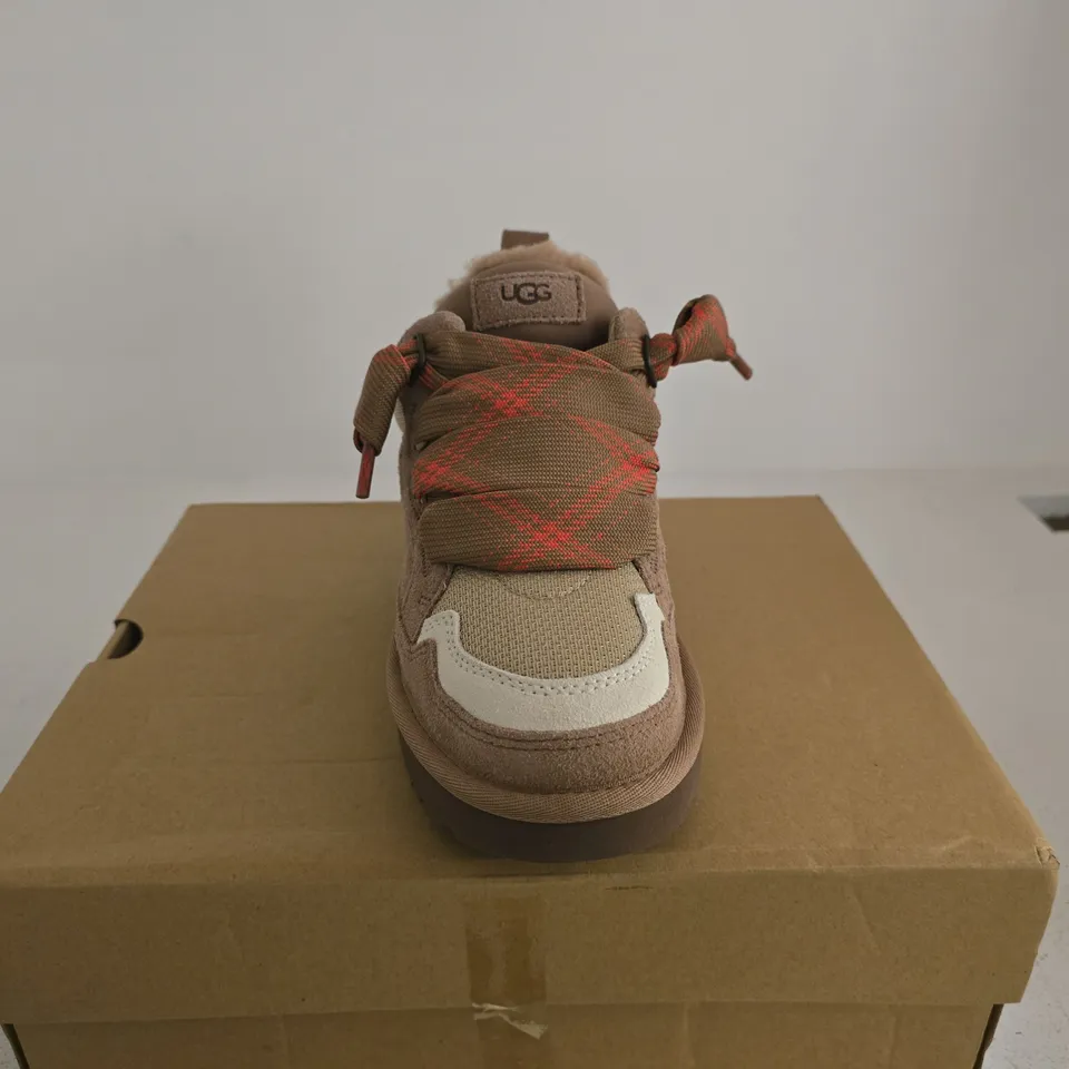 UGG LOWMEL ROCKY OAK UK 6 BOXED