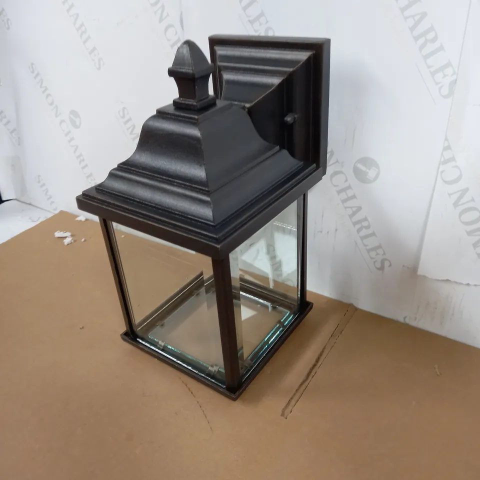 DOYLE 1LT IP44 WALL BRACKET