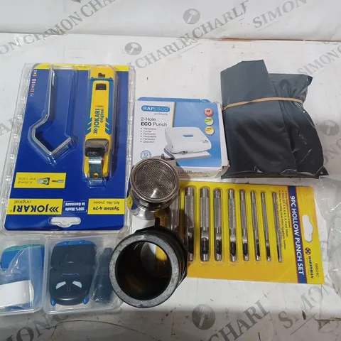 GROUP OF ASSORTED HOUSEHOLD ITEMS