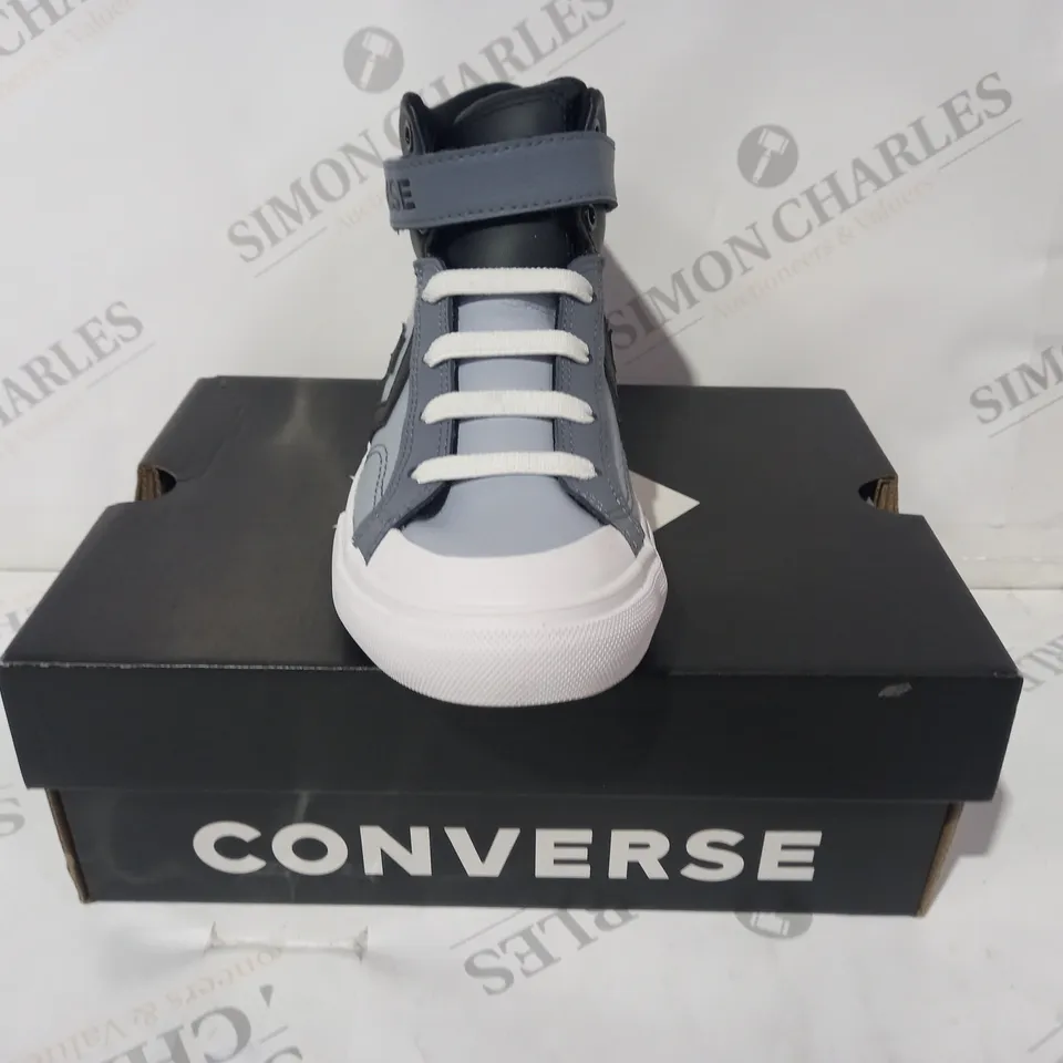 BOXED PAIR OF CONVERSE SHOES IN BLUE/BLACK UK SIZE 2
