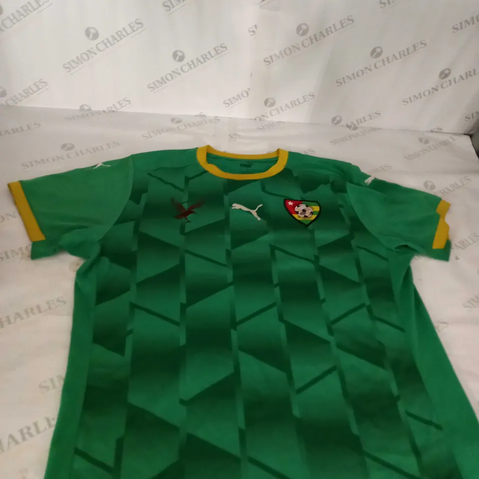 TOGOLAISE FOOTBALL SHIRT SIZE L