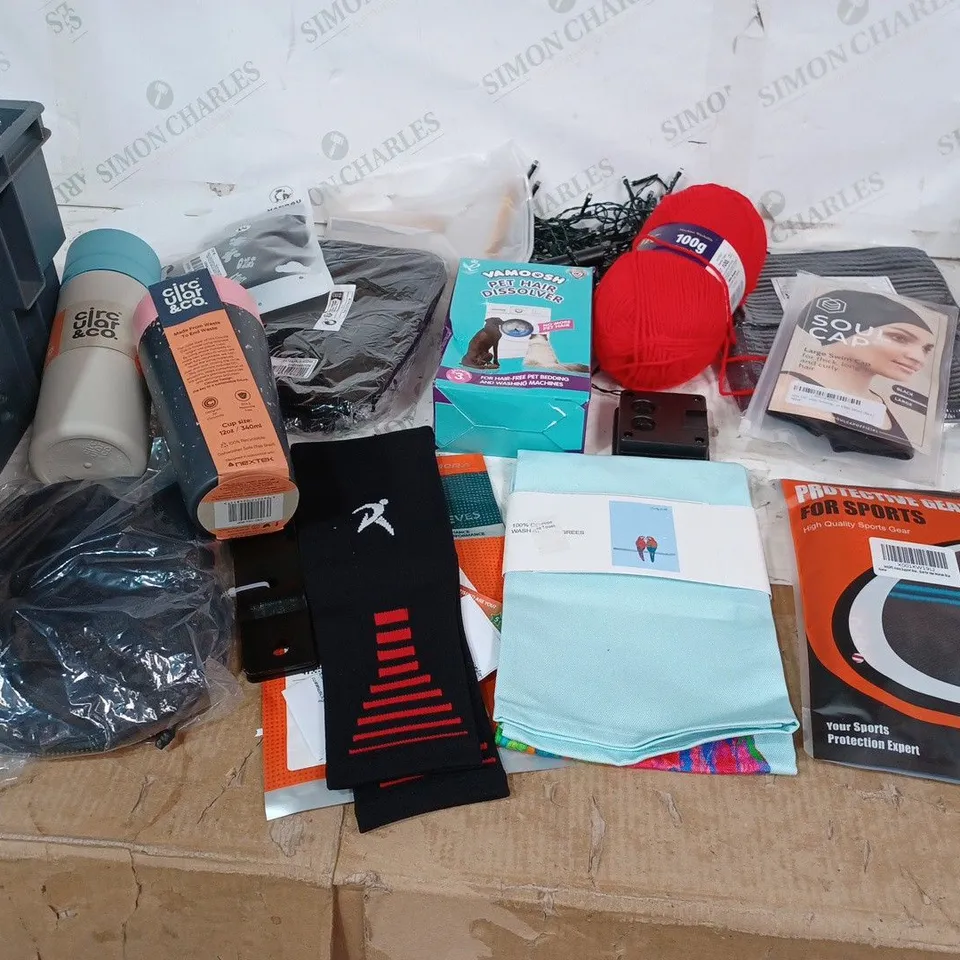 ASSORTED ITEMS TO INCLUDE: PET HAIR DISSOLVER, SOUL CAP, DOG HARNESS, CALF SLEEVES ETC 