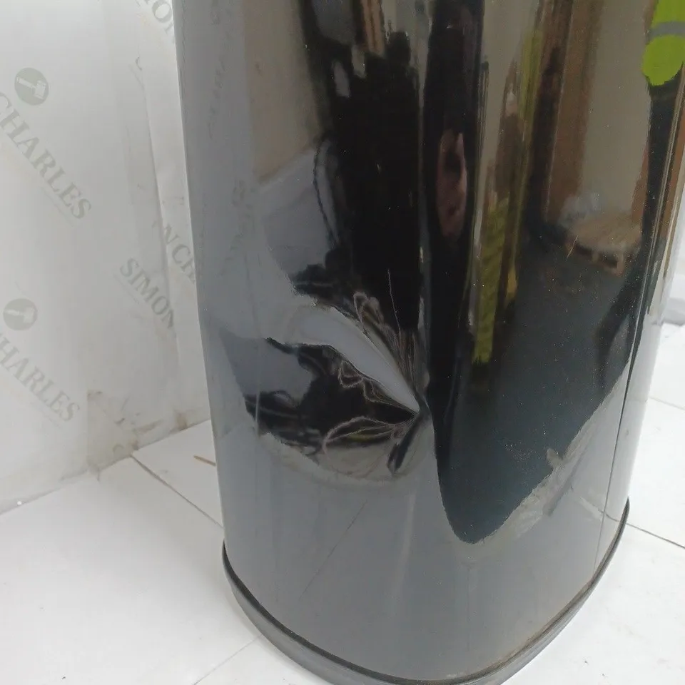MORPHY RICHARDS CHROMA BLACK 42 LITRE SQUARE SENSOR BIN RRP £49.99