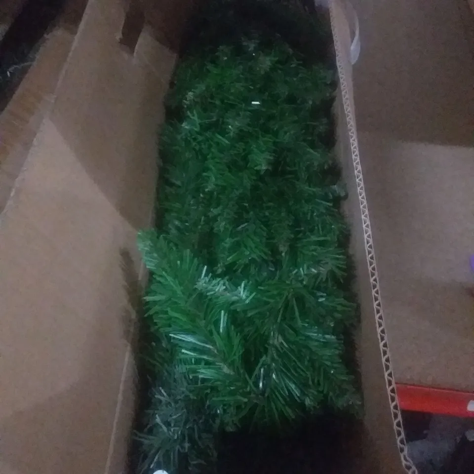 BOXED NORWAY SPRUCE 180CM CHRISTMAS TREE